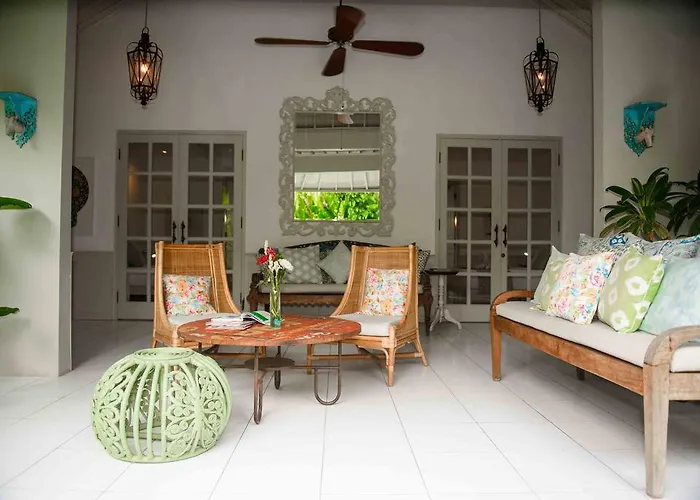 Hideaways Villa *